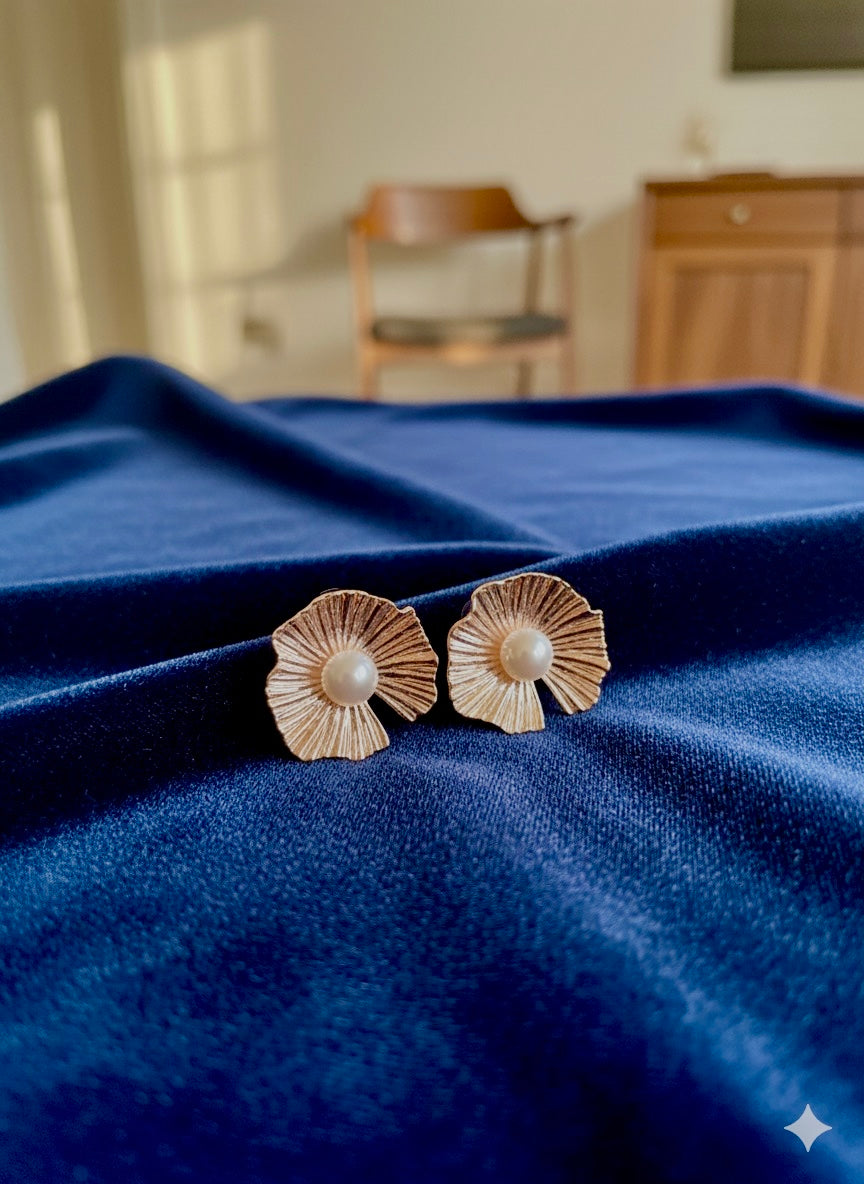 Scallop Shell Pearl Studs