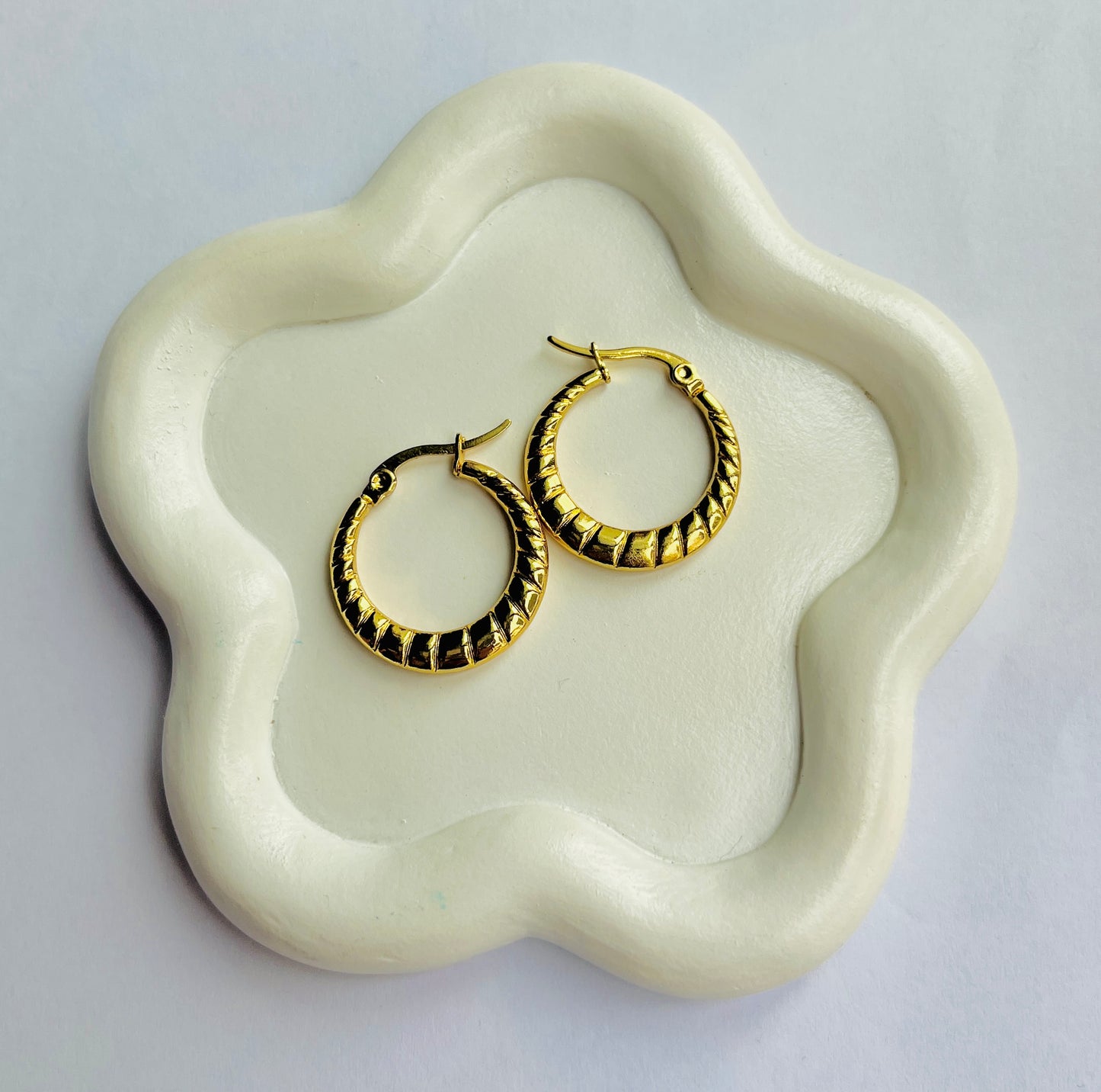 Parie Gold Hoop Earrings - Anti Tarnish