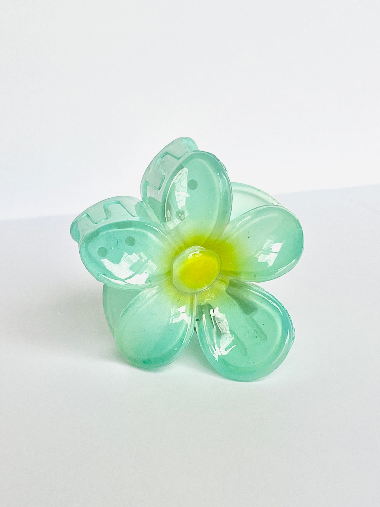 Green Daisy Claw