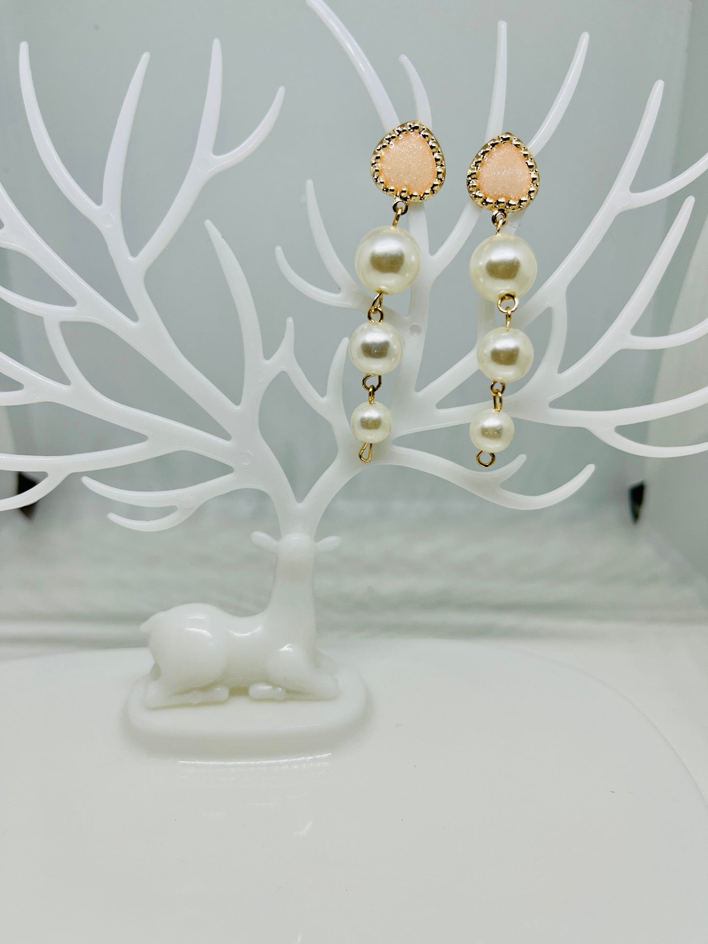 White Heart Long Pearl Earrings