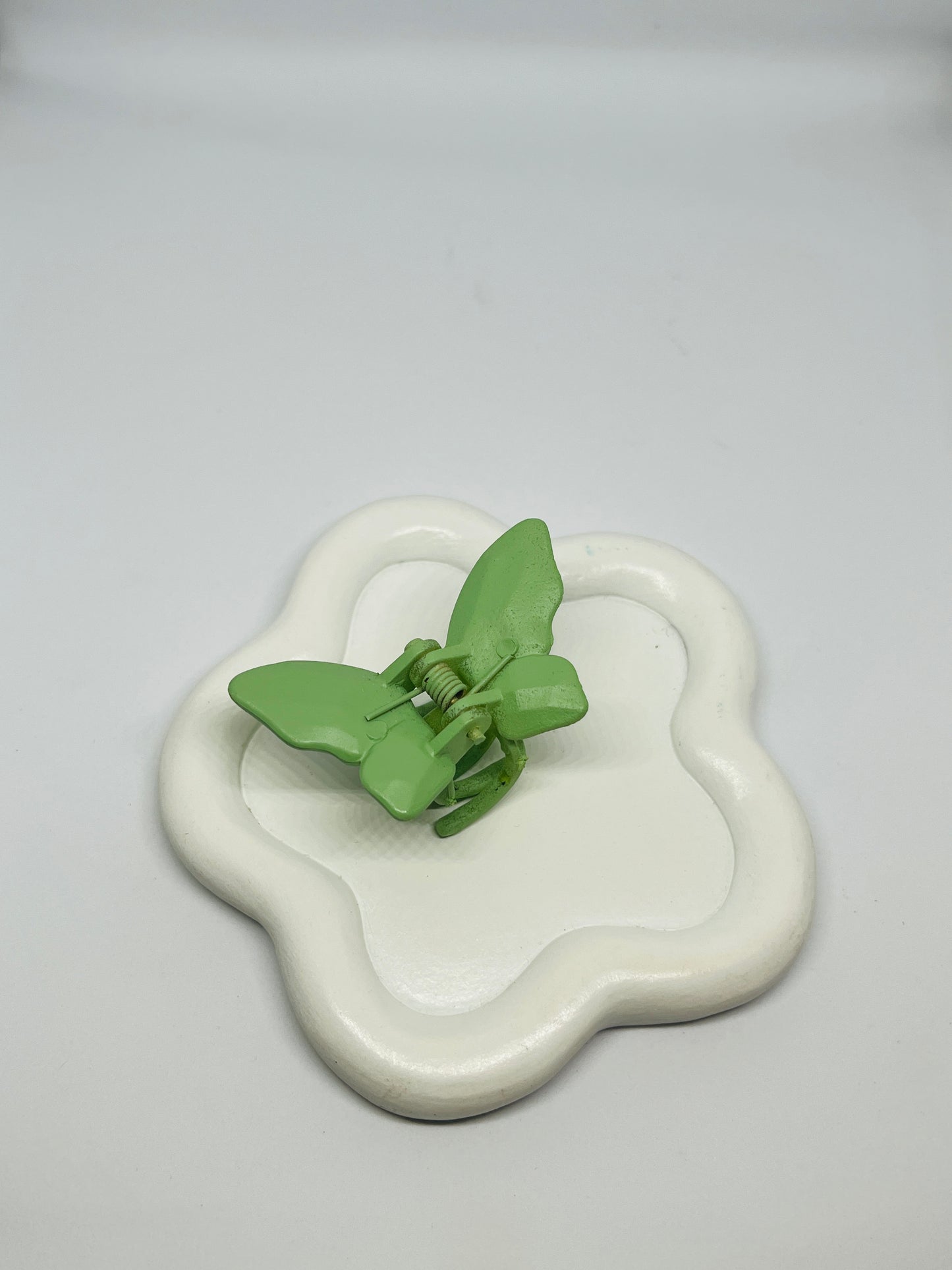 Cardamom colour matte hairclip