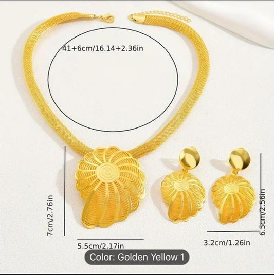 Shell Bridal Exquisite Necklace and Dangle Earrings