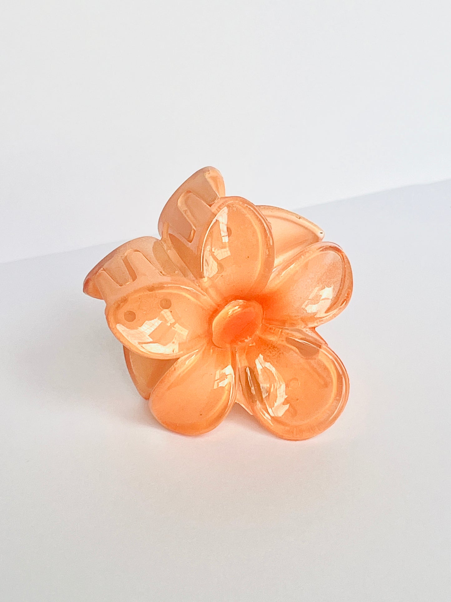 Orange Daisy Claw