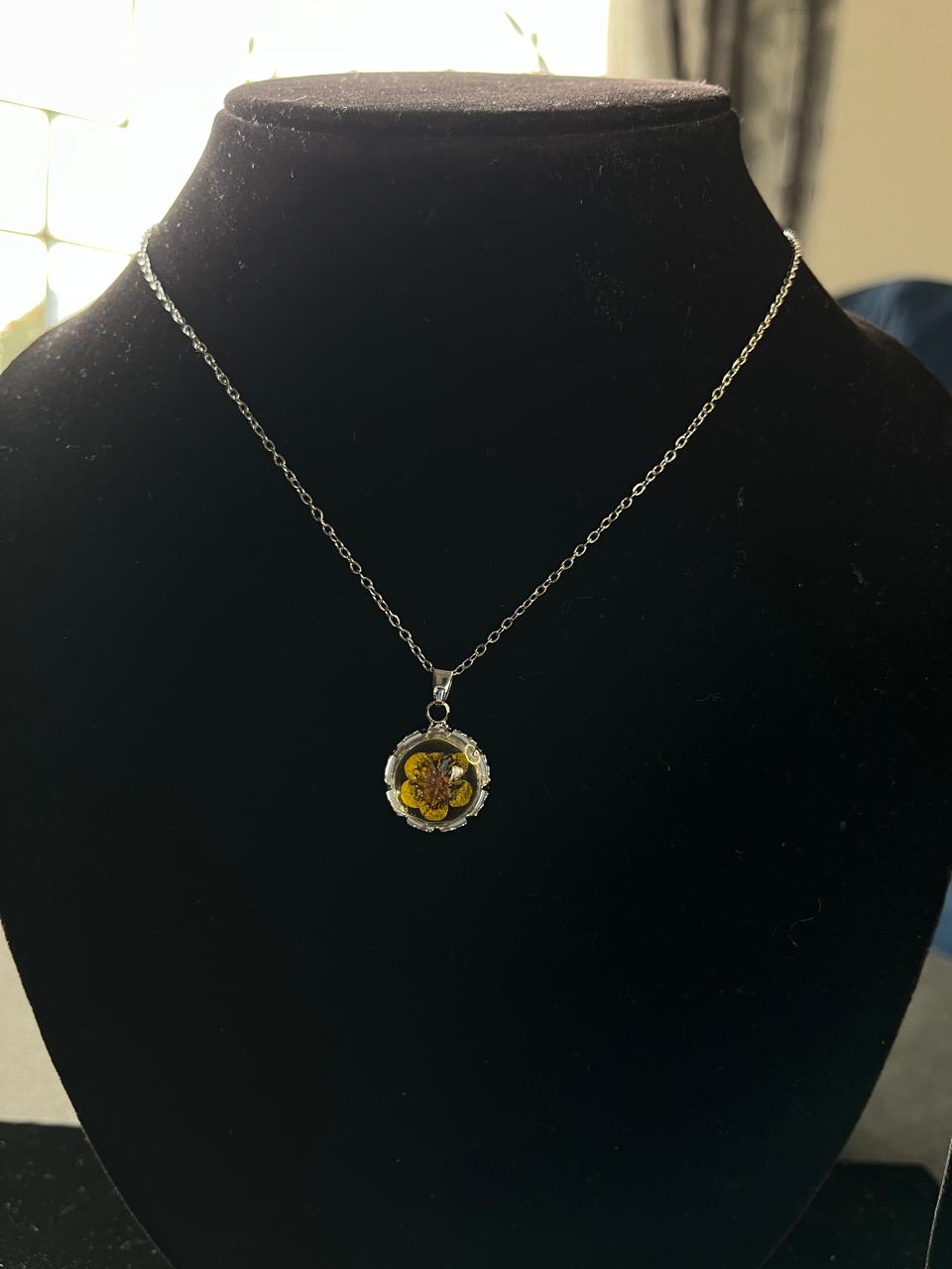 Real Dry Flower Resin Pendant With Silver Chain