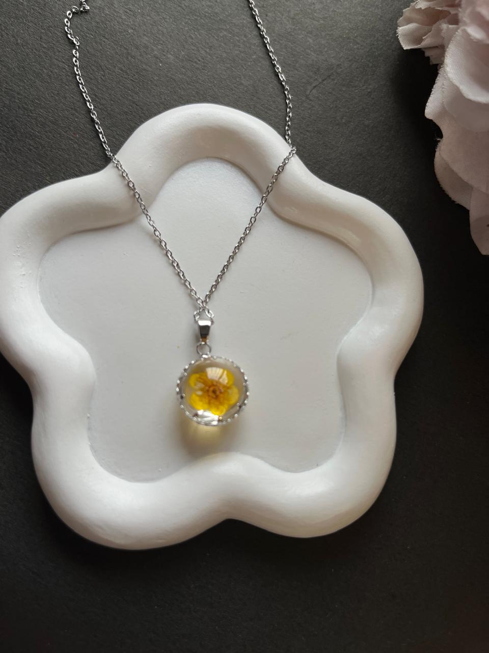 Real Dry Flower Resin Pendant With Silver Chain