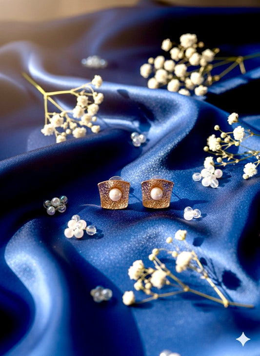 Radiant Pearl Textured Studs Square
