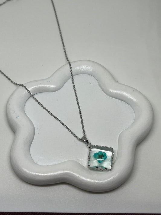 Blue Flower Raisin Silver Necklace -Antitarnish